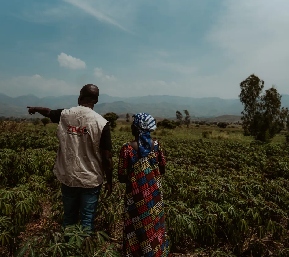 A farmer and a ZOA employee in DRC Congo