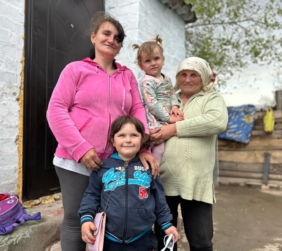 Olha with her daughter-in-law Olia and granddaughters Tamila and Olia