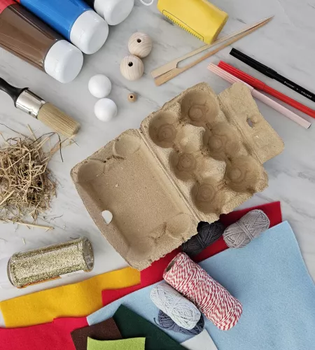 Benodigdheden kerststal van eierdoos knutselen