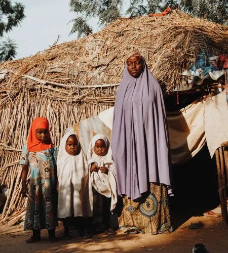 Habiba met haar gezin in Nigeria