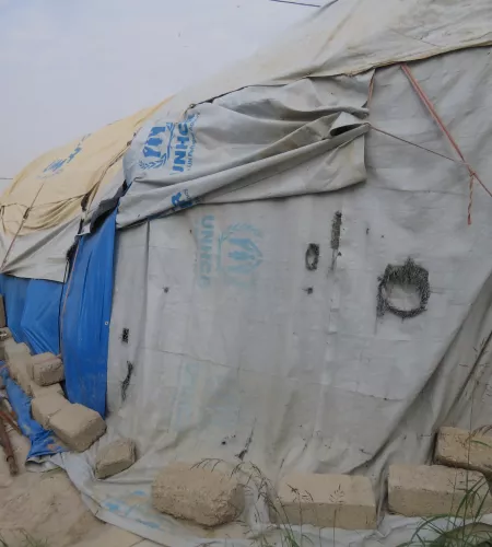 Lekkende tent in Bardarash, Noord-Irak