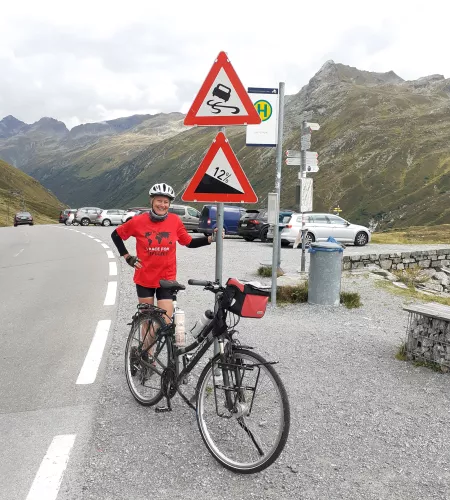 Ria van Stappen op de fiets in Oostenrijk