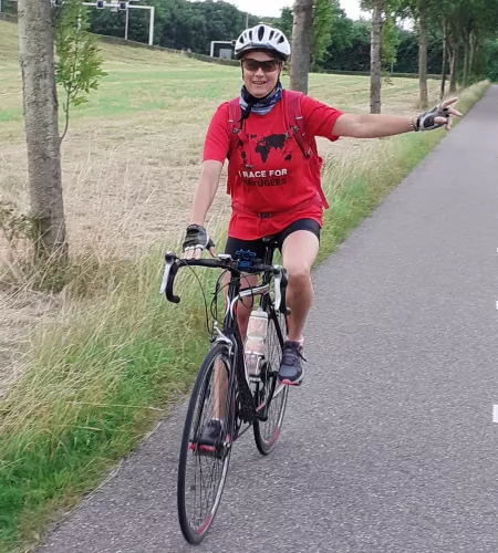 Ria van Stappen op de fiets