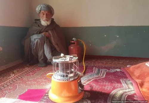 Man in de kou in Syrië